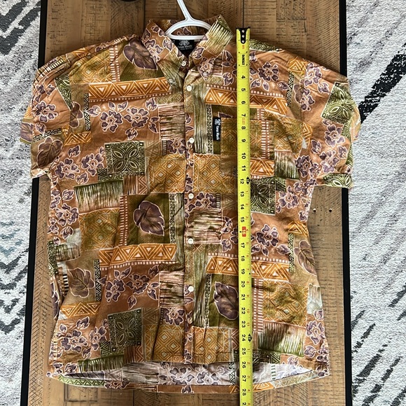 Varua Machi Hawaiian button Down Shirt - Size Large - Picture 7 of 10